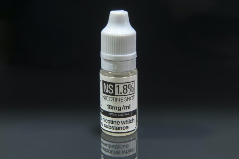 Liquide pour cigarette électronique avec nicotine Terpy