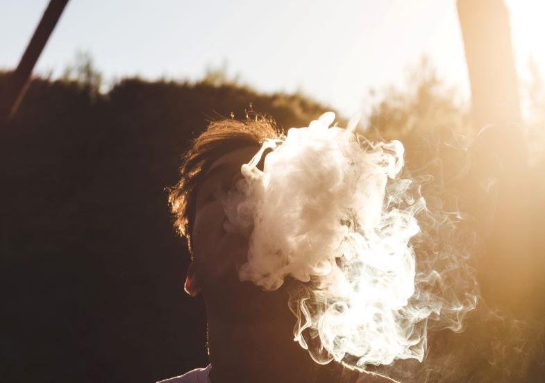 Comment vapoter le poumon ? Modes, doses de nicotine et e-cig.