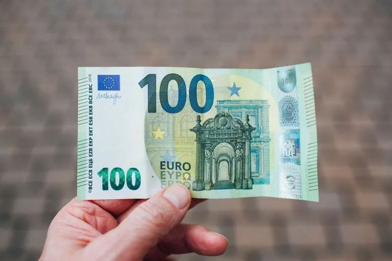 Combien coûte la cigarette électronique et combien permet-elle d'économiser chaque mois.