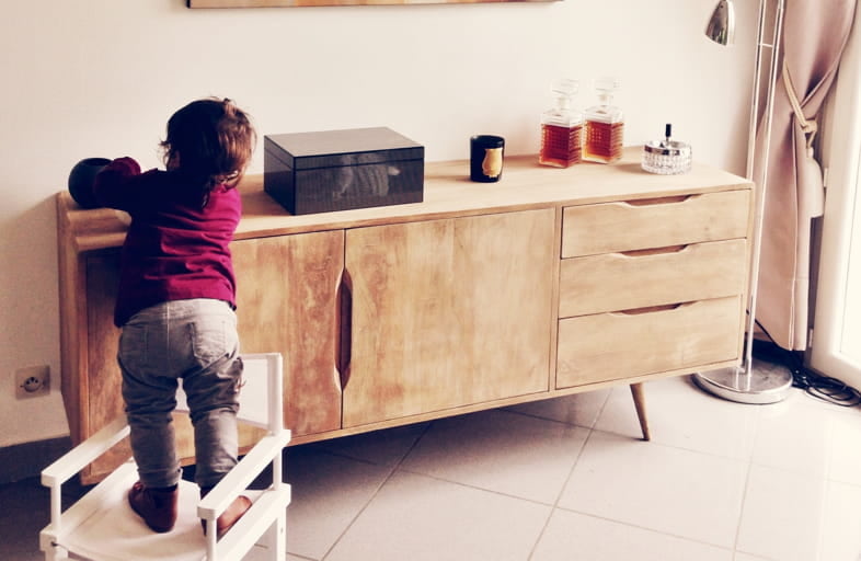 Gardez les liquides hors de portée des enfants et des animaux.