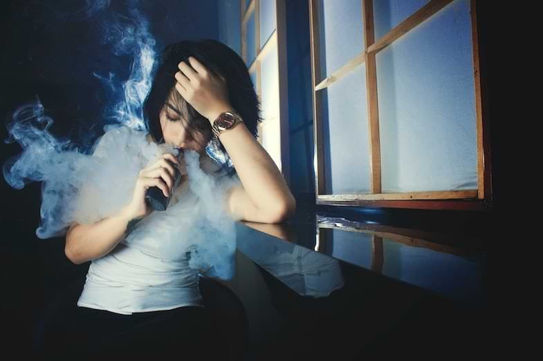 Une fille qui fume